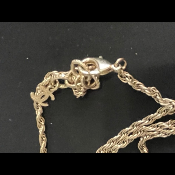 Chanel Gold Pearl Round Pendant Necklace - Picture 10 of 13